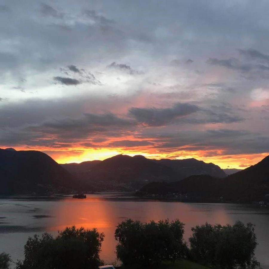 Appartamento vista lago d Iseo Sulzano Esterno foto
